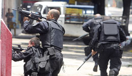 里约警察举行抗议活动 因政府拖欠他们的工资