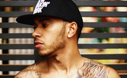 汉密尔顿晒帅气自拍照 胸肌明显尽显男人魅力