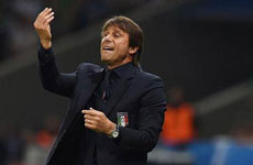 主帅的跑动距离比门将还多 孔蒂场边激情指挥