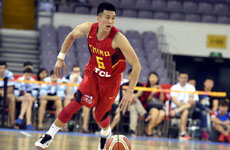 斯杯男篮不敌法国二队 郭少连送助攻小将暴扣