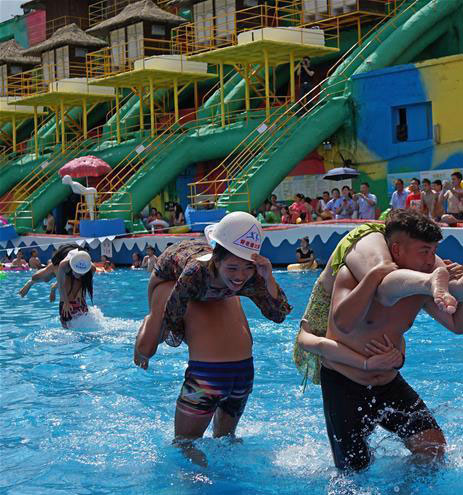 重庆水上赛跑活动 水中跑步健身战高温