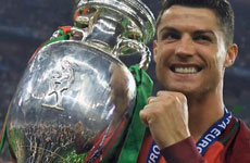 催泪MV致敬C罗 12年的轮回C罗终圆梦