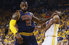 nba巨星20记盖帽时刻 詹姆斯钉板封盖勇士一哥