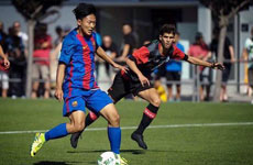 韩国梅西闪耀球场 梅西式进球致敬巨星