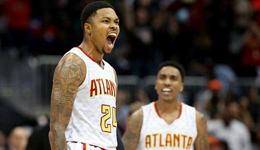 贝兹摩尔拒赴休城争球权 霍华德加入老鹰成领袖