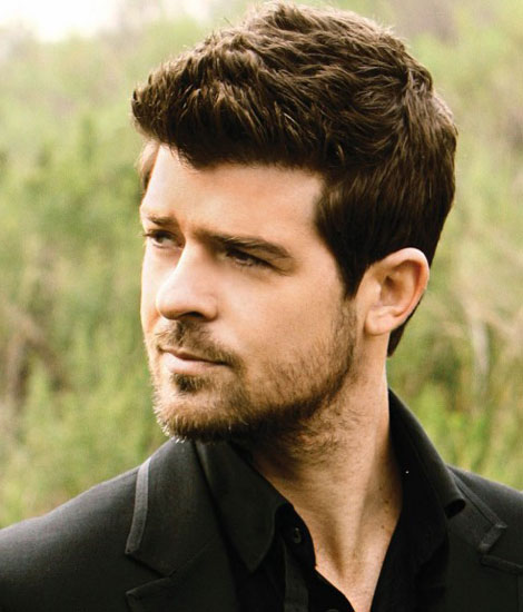 罗宾·西克户外跑步游玩 海边美女相伴喜笑颜开