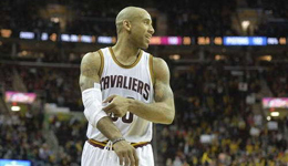 骑士拒付底薪辞退联盟老兵 邓台琼斯无人认领重回克城