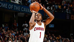 骑士弃将再获底薪回克城 琼斯抱住詹皇大腿获三戒