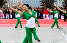 老公赚钱给老婆花 广场舞视频推荐