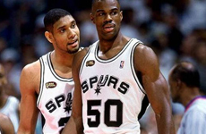 nba巨星时刻回顾 马刺罗宾逊暴力得分集锦