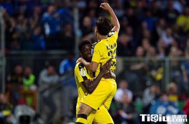 德国杯-多特蒙德3-0特里尔晋级 香川梅开二度