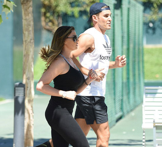 Ӣ��Ů�ǻ����ܲ����� ��ɫ�������������Ը�