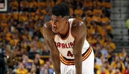 骑士舒伯特微博眼球裸露出镜 与爱妻上演香艳沐浴