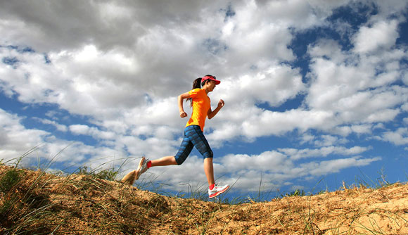 跑步者需要强健骨质 牛奶与钙片不可同服