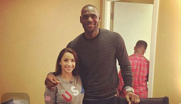 体操名将晾晒巨萌身高差 詹姆斯与莱斯曼拍合影照