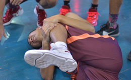 CBA���������Ա������ ͬ�ضӳ�������ϥ����ʹ��