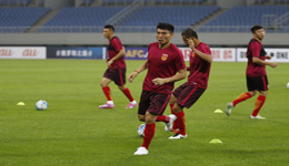 国足提前踩场备战伊朗 定位球或成国足破门法宝