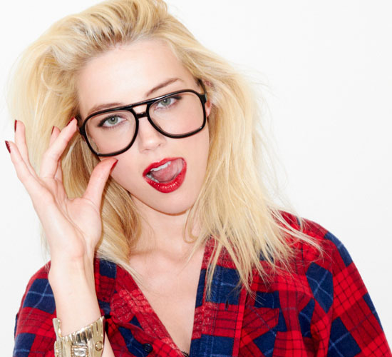 艾梅柏户外跑步健身 黑色运动衣尽显姣好身材