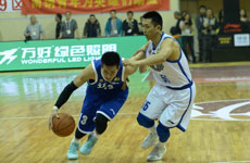 2015CBA第二轮辽宁VS江苏视频 郭艾伦急速突破助攻韩德军