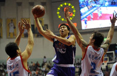 2015CBA第三轮广东VS上海视频 第三节精彩比赛视频回放