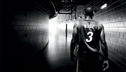 韦德重返热城做慈善 闪电侠购买广告牌答谢热火球迷