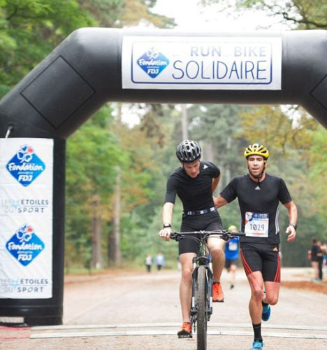 第3届Run-Bike慈善跑开幕 两人组团欢乐多