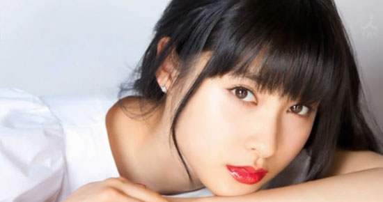 女星为宣传新剧跑马拉松 双腿瘫软倒地