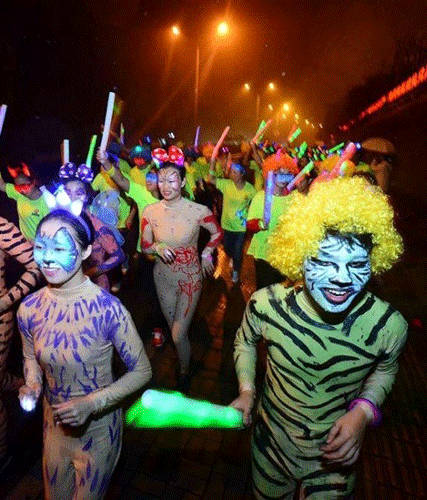 ���ݰ����������Ұ��ҹ�� ��ɫװ���ͷ�Ұ��