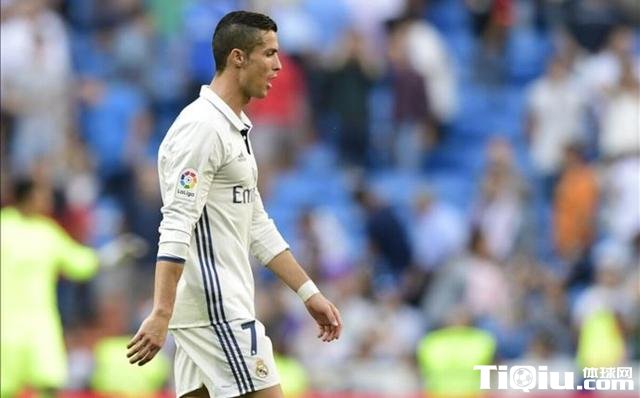 梅西大爆发C罗却减速 8场4球不如队内小弟