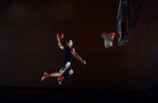 顶尖篮球扣篮时刻 牛仔大哥背扣吓坏nba球星