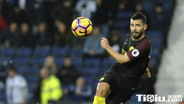 曼城三星宣战巴萨 阿圭罗:我们的目标是冠军