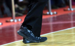 ֻ���ݹٷŻ� CBA���д�����������Ьִ��