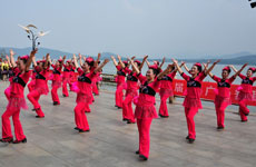 动动广场舞推出舞曲 你是上天给我的礼物广场舞舞蹈