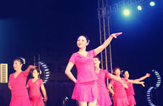 广场舞舞蹈推荐马上有钱 马上行动起来