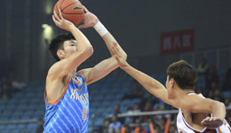 CBA常规赛新疆VS浙江 周琦21+10新疆赛季不败