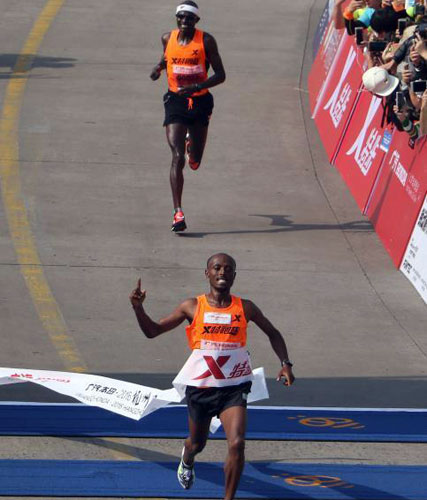 2016杭州马拉松启动 跑过美景迎三十岁生日