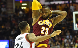 ��ʿŷ��ĩ�ڱ�����ת���� ղķ˹��˫��ѹ����˫ǹ