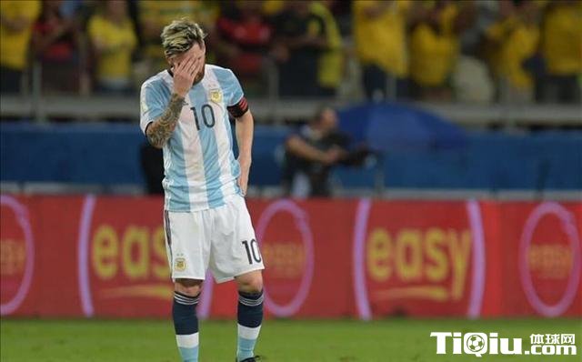 阿根廷危机!曝梅西乘飞机呕吐 状态又成疑