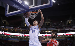 CBA常规赛北京VS广州 翟晓川快攻上演闭眼暴扣