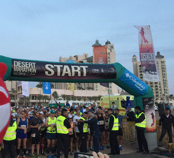 ��ɫ�а�����ɳĮ������ ���߰�����ɳĮ���龺��