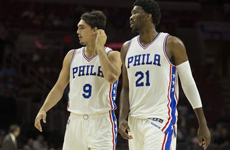 nba最前线十佳球 恩比德打冒贾雷尔荣登经典时刻