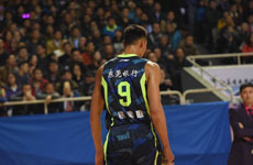 2015CBA第十六轮广东VS肯帝亚视频 易建联欲隔扣奥登被犯规