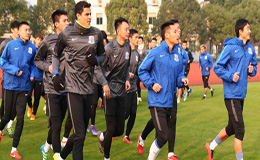 申花主教练波耶特率队首训 申花外援新援悉数到场