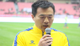 黄健翔微博解释中国球员身价高 身价高可增加足球人口