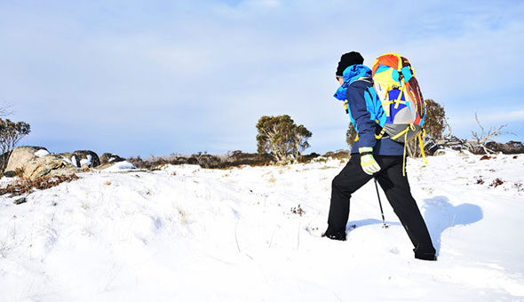 徒步登山装备之冲锋衣 功能性外衣的选购技巧