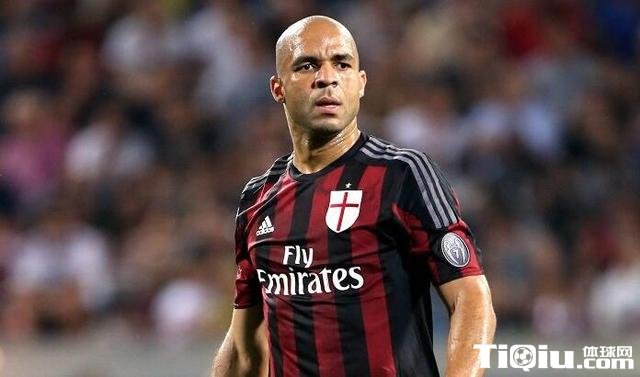 前米兰和蓝军巴西铁卫宣布退役 曾是孙祥队友
