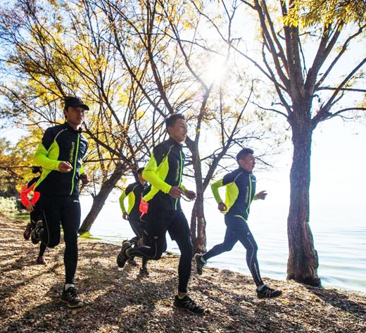 ���100����ԽҰ��ǰ�� ԽҰ���˸ߺ���ѵ���ճ�