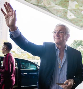 里皮国足最新情况 里皮国足抵达南宁开启中国杯