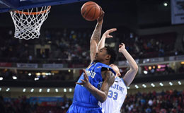 CBA常规赛北京VS肯帝亚 布鲁克斯弹跳碾压献暴扣