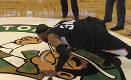 绿衫军巨头再回波士顿 快船皮尔斯亲吻绿衫军